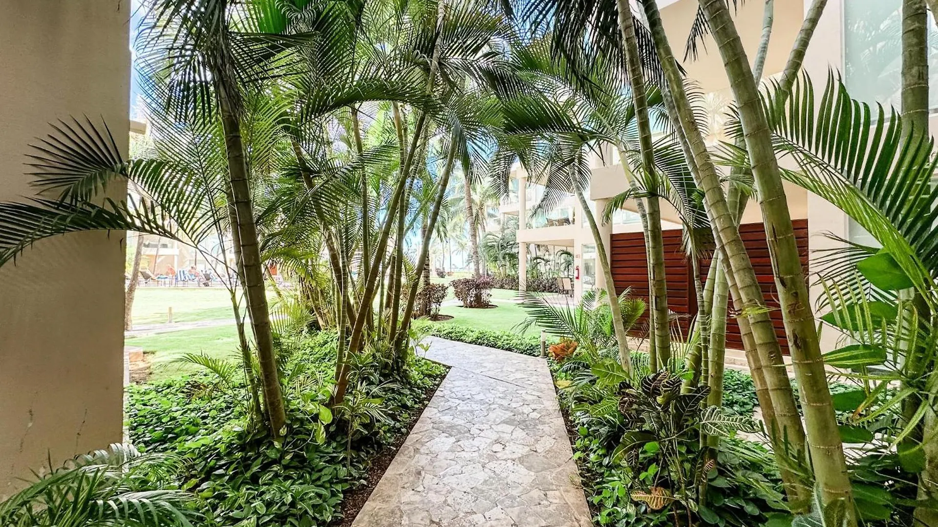 Eg818 Elements Condos 2 Bedroom Playa del Carmen Apartment